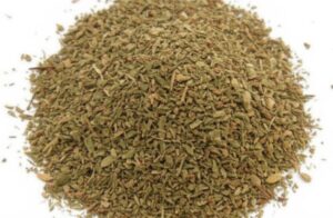 Primer plano de albahaca seca.